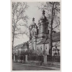 Wahlstatt in Schlesien. Die Kirche und die Westflügel des ehemal. 1723-32 von...