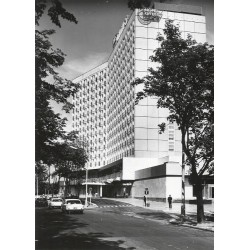 "Poznań. Hotel "Polonez". fot. J. Korpal PWPiK A-300 31-3335"
