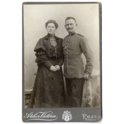 Portret stojących kobiety i mężczyzny - pruskiego wojskowego