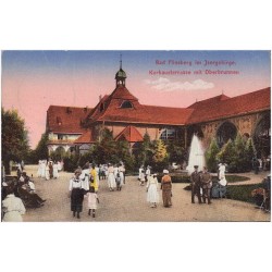 Bad Flinsberg im Isergebirge. Kurhausterrasse mit Oberbrunnen