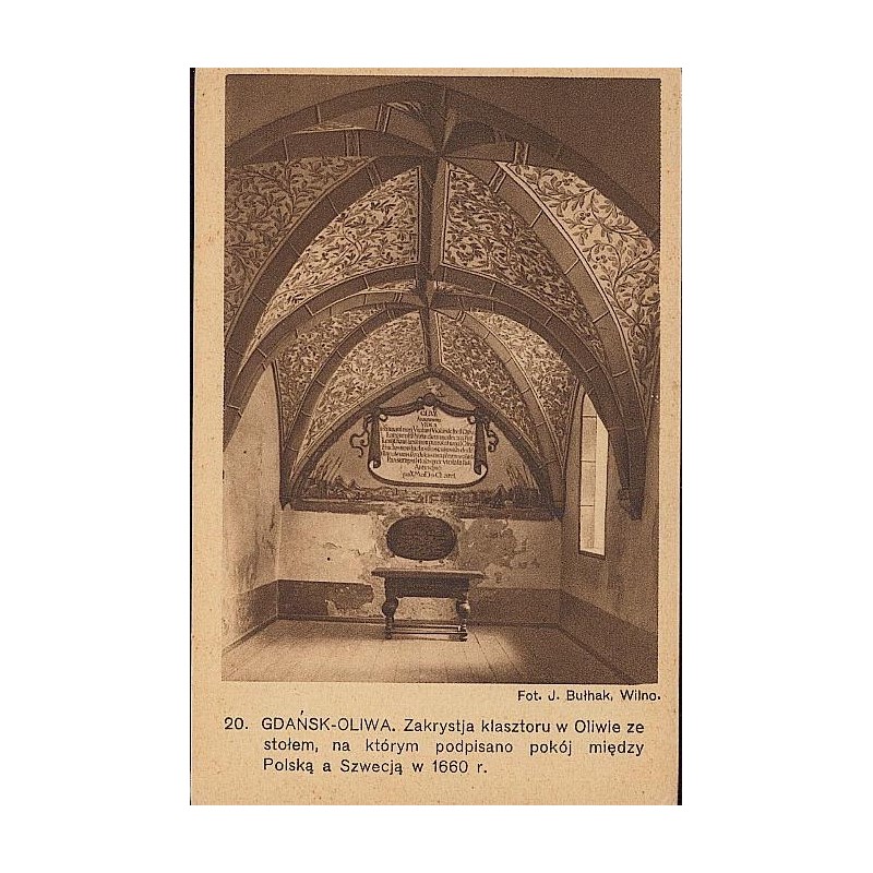 20. Gdańsk-Oliwa. Zakrystja klasztoru w Oliwie ze stołem, na którym podpisano pokój między Polską a Szwecją w 1660 r. Fot. J. Bu