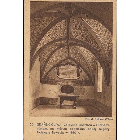 20. Gdańsk-Oliwa. Zakrystja klasztoru w Oliwie ze stołem, na którym podpisano pokój między Polską a Szwecją w 1660 r. Fot. J. Bu