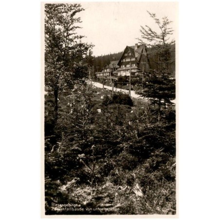 Riesengebirge. Zackelfallbaude von unten gesehen.