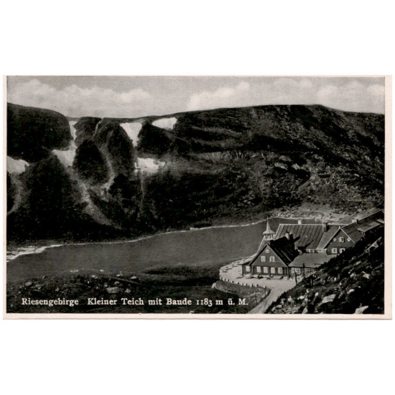 Riesengebirge. Kleiner Teich mit Baude 1183 m ü. M.