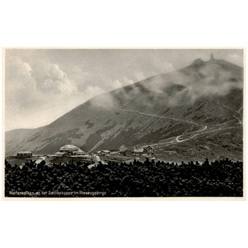 Wetterwolken an der Schneekoppe im Riesengebirge / Rewers: Riesengebirge. Die Schneekoppe 1605 m ü. d. M. mit Schlesierhaus u. R