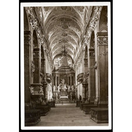 Częstochowa. Wnętrze kościoła na Jasnej Górze. Fot. Jan Bułhak