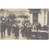 Originalaufnahme vom östlichen Kriegsschauplatz. Stimmungsbild aus Russisch-Polen. Deutsche Soldaten an Tee-Verkaufsständen