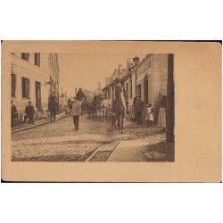 Straße in Domnau mit Flüchtlingswagen