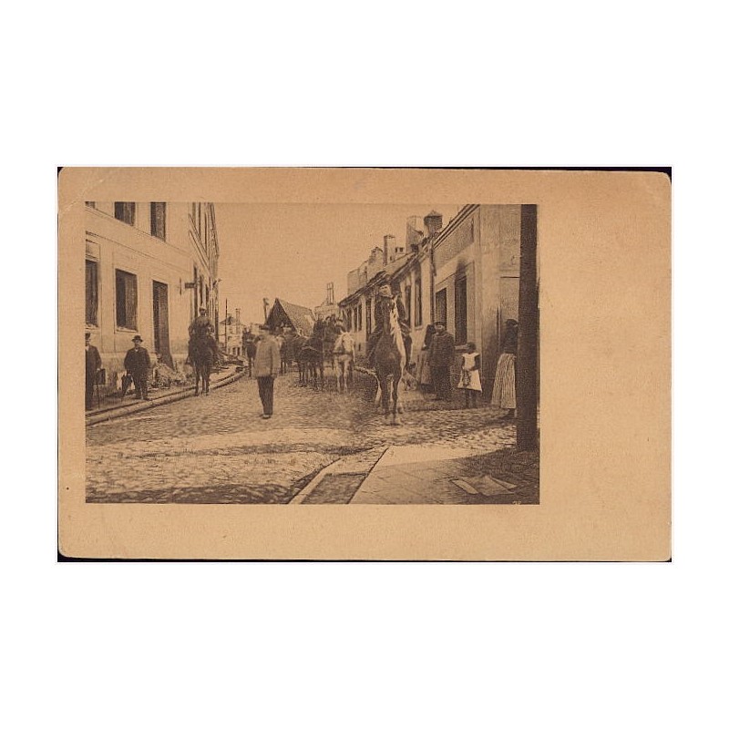 Straße in Domnau mit Flüchtlingswagen