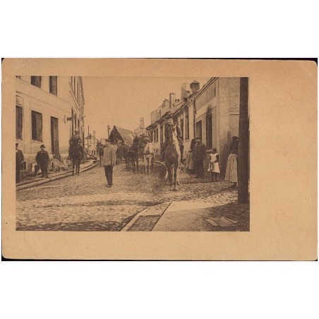 Straße in Domnau mit Flüchtlingswagen