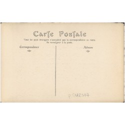 1 Époque Louis XVI (1775). Comédienne