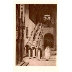 Kościół O. O. Dominikanów w Krakowie. "Salve Regina" wieczorna procesja.