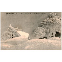 Riesengebirge. Die preußische Koppenbaude mit der Kapelle im Winter