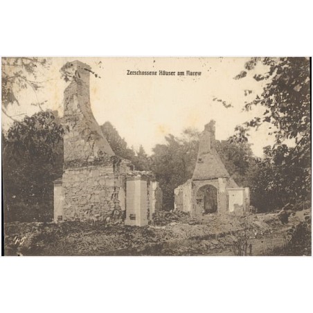 Zerschossene Häuser am Narew