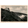 Riesengebirge. Prinz Heinrichbaude 1410 m ü. M. mit dem Mittagstein.