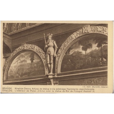 Gdańsk. Wnętrze Dworu Artusa ze statuą króla polskiego Kazimierza Jagiellończyka. Danzig. L'intérieur de Palais d'Artus avec la