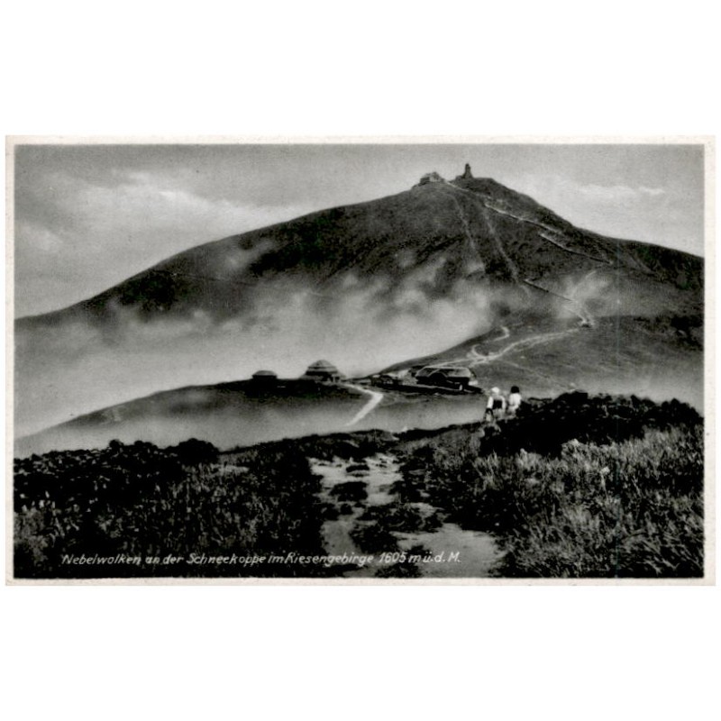 Nebelwolken an der Schneekoppe im Riesengebirge 1605 m ü. d. M. / Rewers: Riesengebirge. Schneekoppe, 1605 m ü. d. M. mit Schles