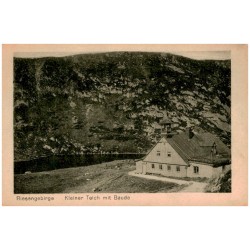 Riesengebirge. Kleiner Teich mit Baude