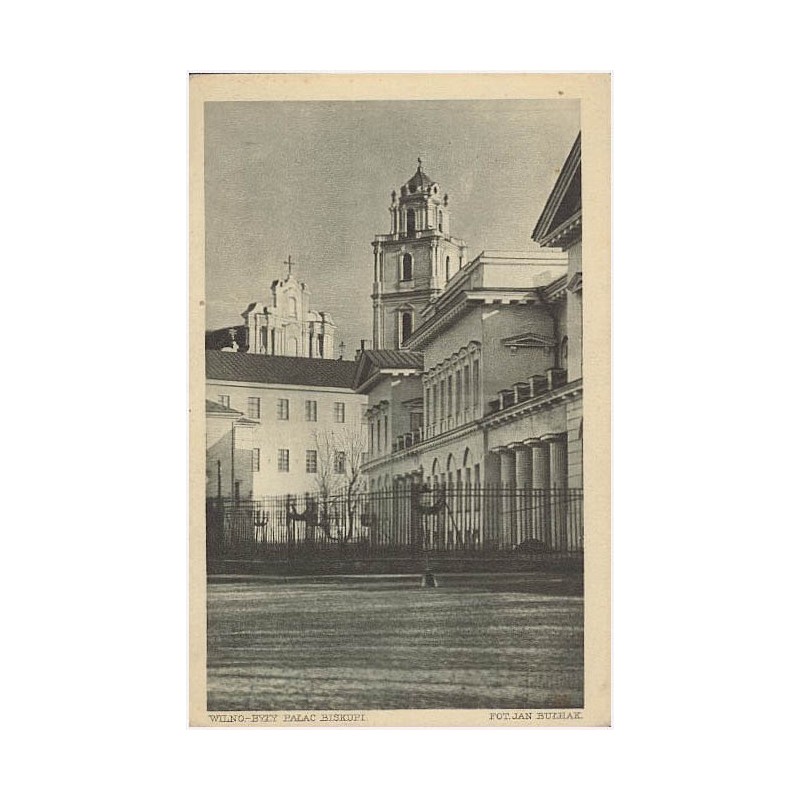 Wilno - były Pałac Biskupi. Fot. Jan Bułhak [...]