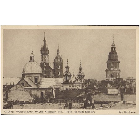 Kraków. Widok z tarasu Związku Młodzieży Ręk. i Przem. na wieże Krakowa. Fot. St. Mucha