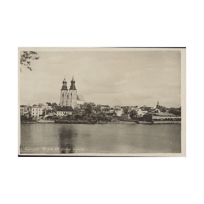 Gniezno. Widok od strony jeziora