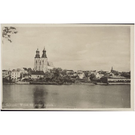 Gniezno. Widok od strony jeziora