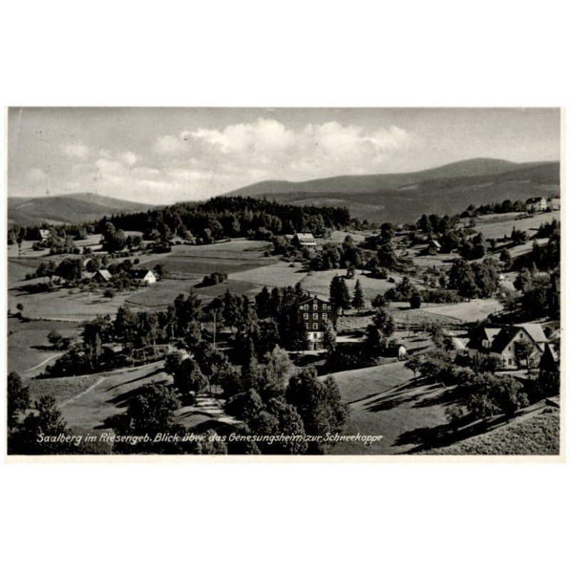 Saalberg im Riesengeb. Blick über das Genesungsheim zur Schneekoppe