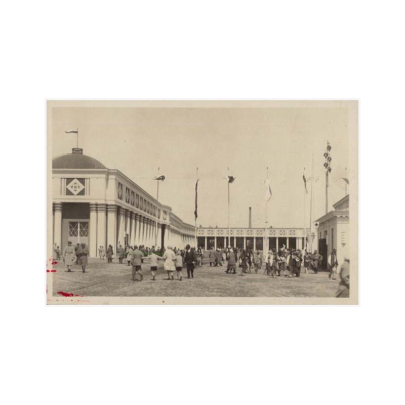 Powszechna Wystawa Krajowa Poznań, maj - wrzesień 1929. Tereny wschodnie, widok na dziedziniec
