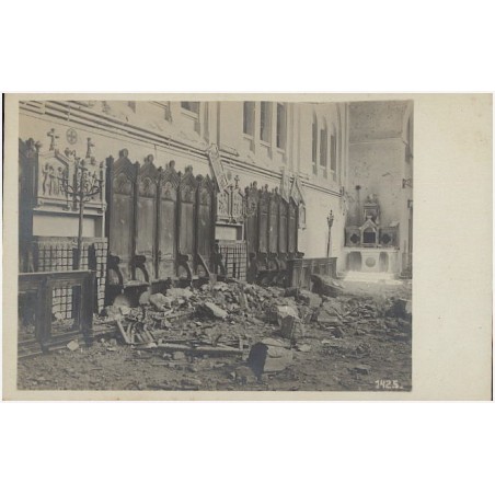 [Zbylitowska Góra. Kaplica]. Interieur einer zerstörten bei Tarnow. Originalfoto F. J. Mařik, Prag, 1366 - II. 1916. [...]