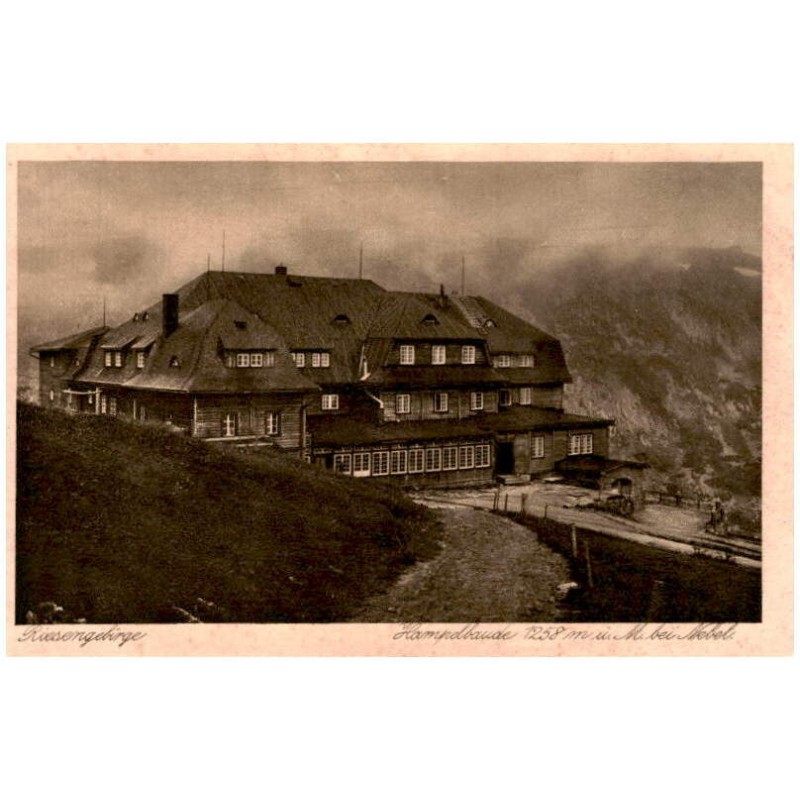 Riesengebirge. Hampelbaude 1258 m ü. M. bei Nebel.