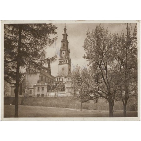 Częstochowa. Aleja P. Marii i widok na Kościół Jasnogórski. Fot. Jan Bułhak