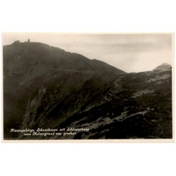 Riesengebirge, Schneekoppe mit Schlesierhaus vom Melzergrund aus gesehen.