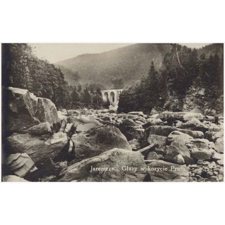 Jaremcze. Głazy w korycie Prutu