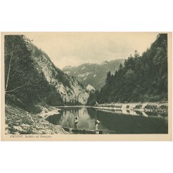 Pieniny. Łodzie na Dunajcu