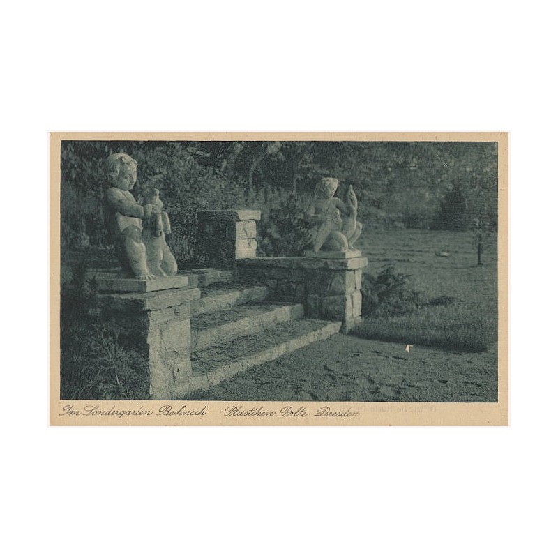 Im Sondergarten Behnsch. Plastiken Polte Dresden. Gugali. Deutsche Gartenbau- und Schlesische Gewerbe-Ausstellung Liegnitz 1927.