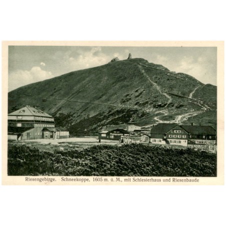 Riesengebirge. Schneekoppe, 1605 m ü. M., mit Schlesierhaus und Riesenbaude