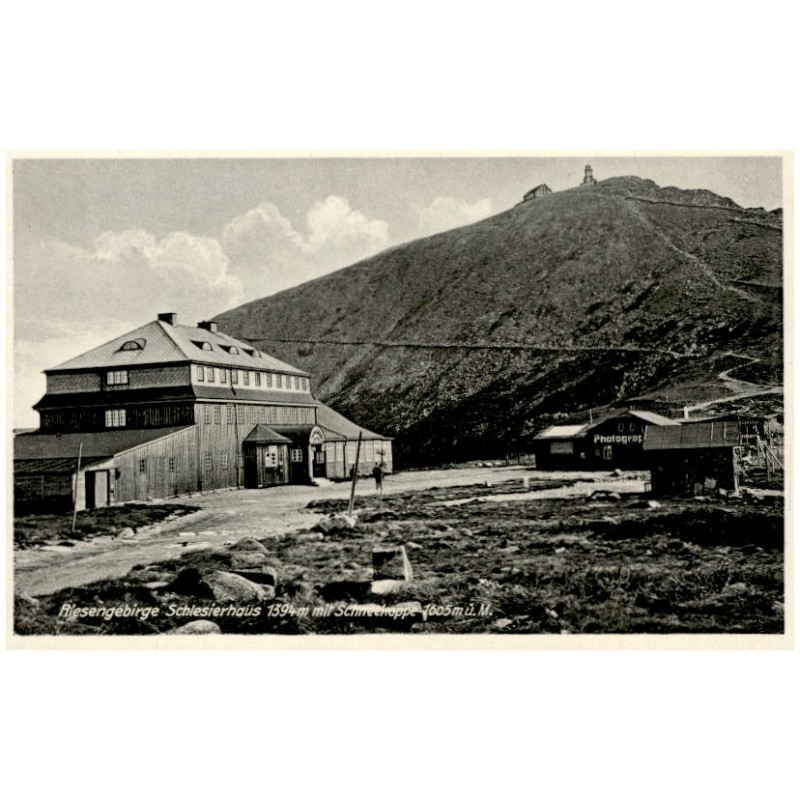 Riesengebirge. Schlesierhaus 1394 m mit Schneekoppe 1605 m ü. M.