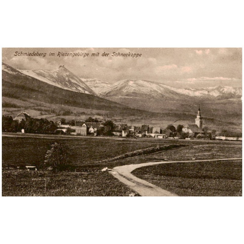 Schmiedeberg im Riesengebirge mit der Schneekoppe