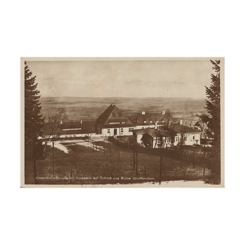 Kesselschloßbaude mit Fernblick auf Schloß und Ruine Greiffenstein. [...]