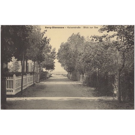 Berg-Dievenow - Kaiserstraße - Blick zur See