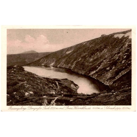 Riesengebirge. Der große Teich 1225 m mit Prinz Heinrichbaude 1410m u. Schneekoppe 1605 m