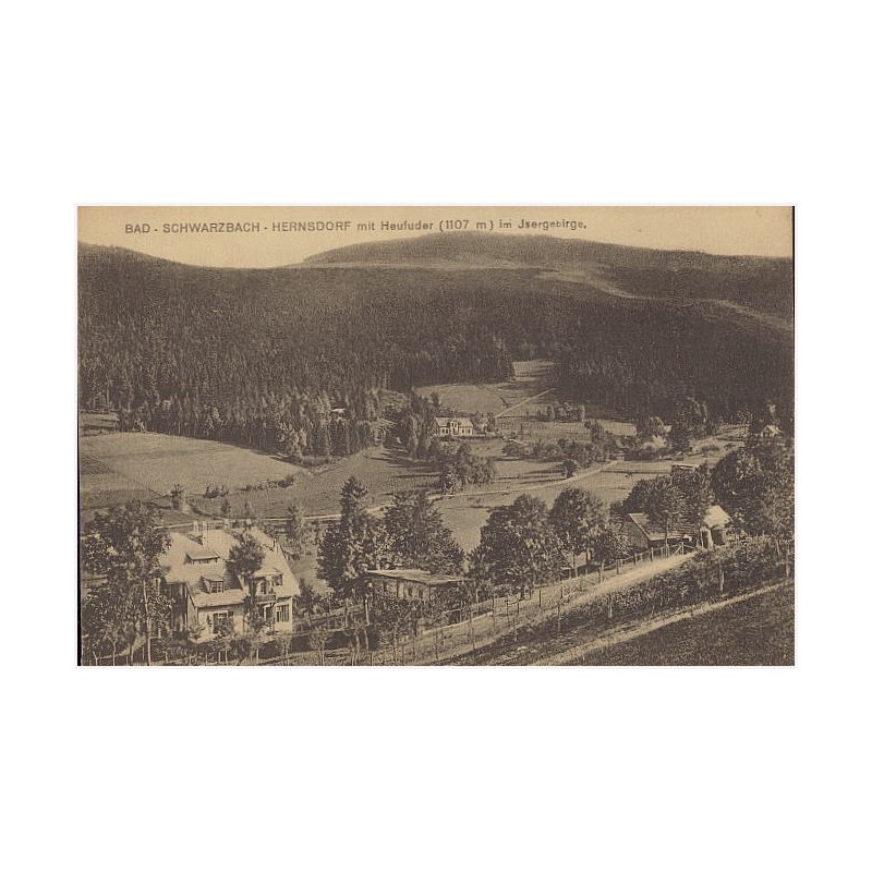Bad-Schwarzbach-Hernsdorf mit Heufuder (1107 m) im Isergebirge