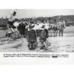 "W Płocku odbył się IX Ogólnopolski Festiwal Folklorystyczny. N/z: tańczy regionalny Zespół Pieśni i Tańca im. Florka Skupnia z