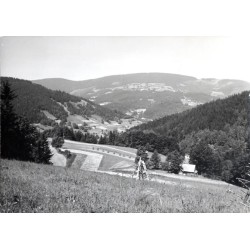 "Szczyrk. Widok ze stoku Jaworzyny w kierunku Klimczoka 23-4404"