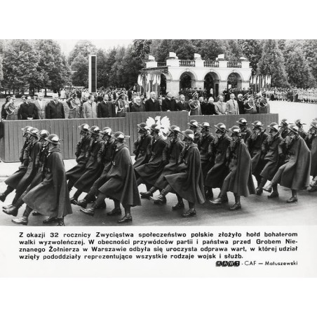 "[...] przed Grobem Nieznanego Żołnierza w Warszawie odbyła się uroczysta odprawa wart [...] KAW-CAF - Matuszewski"