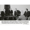 "[...] Na zdjęciu (od lewej): J. P. Palewski, tłumacz, E. Gierek i przewodniczący polsko-francuskiej grupy parlamentarnej Sejmu