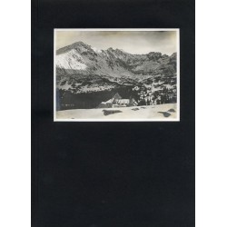 "32. ŻÓŁTA TURNIA PRZY ZACHODZIE SŁOŃCA."