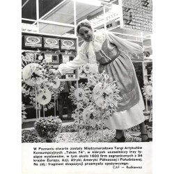 "W Poznaniu otwarte zostały Międzynarodowe Targi Artykułów Konsumpcyjnych "Takon 74" [...] CAF - Radkiewicz"