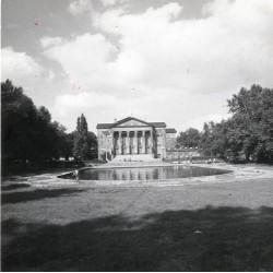 "Poznań. Teatr Wielki im. St. Moniuszki fot. A. Kęplicz 71-915 24504-2 barwne"