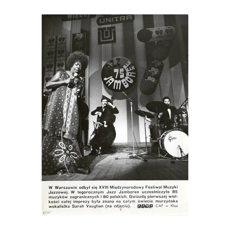 "W Warszawie odbył się XVIII Międzynarodowy Festiwal Muzyki Jazzowej [...] znana na całym świecie murzyńska wokalistka Sarah Vau